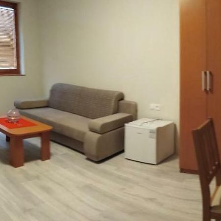 Guest House Mladost Prešov Esterno foto