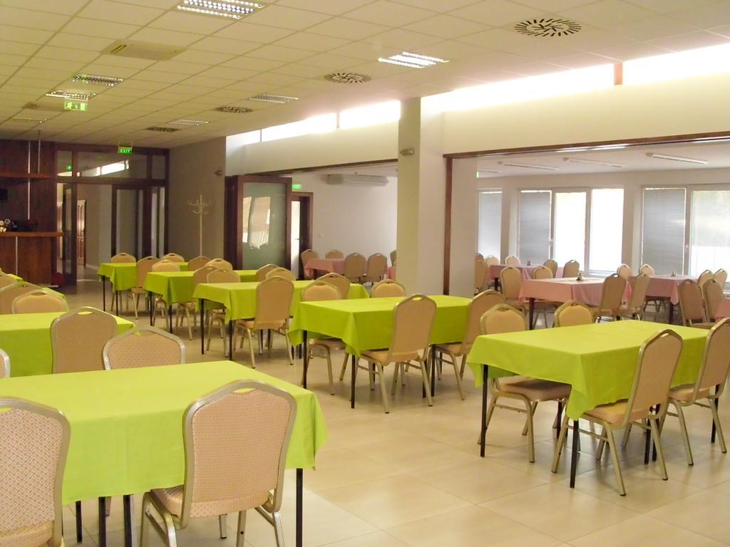Guest House Mladost Prešov Esterno foto