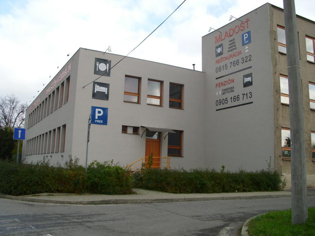 Guest House Mladost Prešov Esterno foto