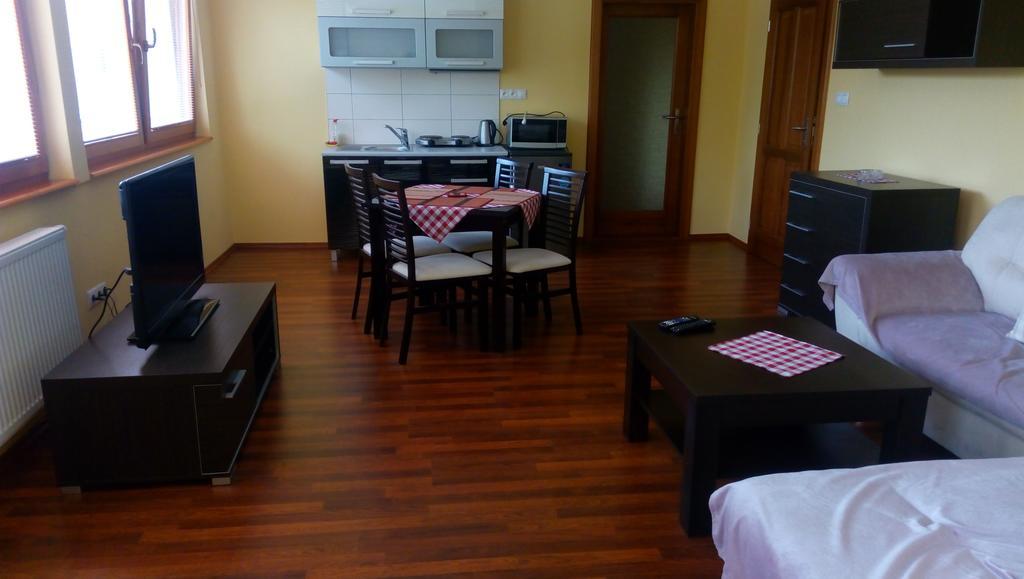 Guest House Mladost Prešov Esterno foto