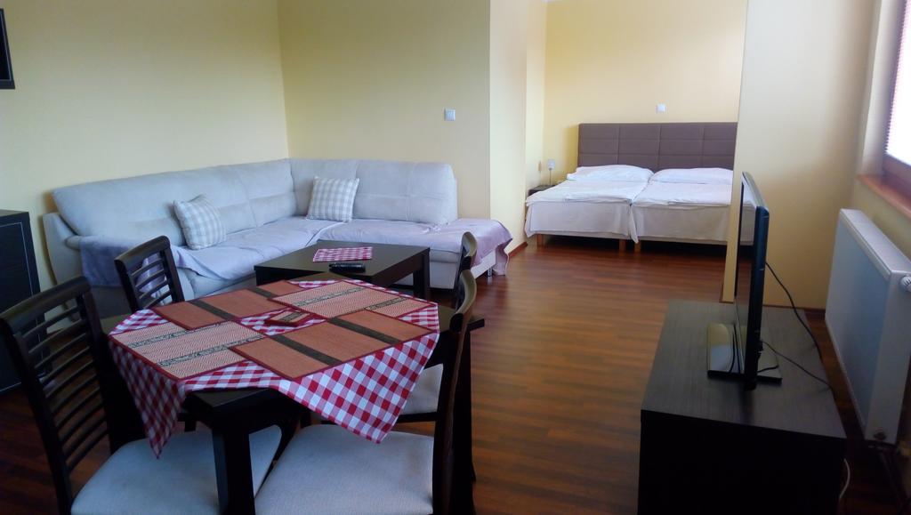 Guest House Mladost Prešov Esterno foto