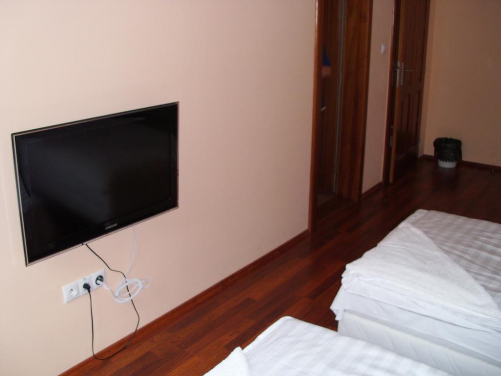 Guest House Mladost Prešov Esterno foto