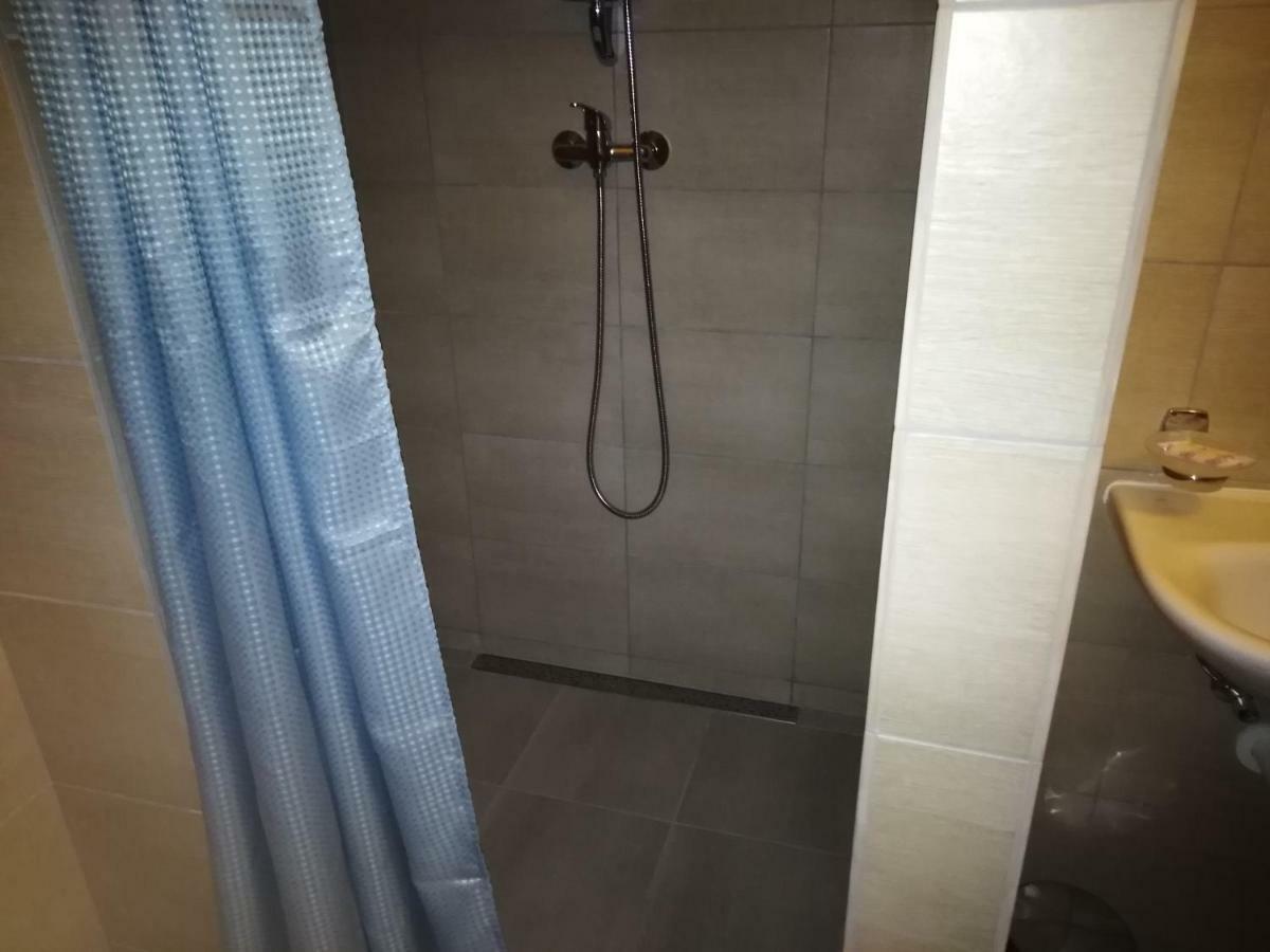 Guest House Mladost Prešov Esterno foto